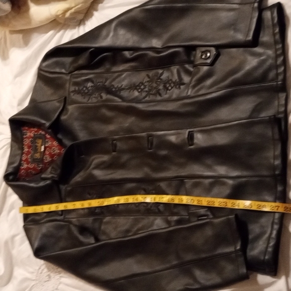 Leather coat - Picture 7 of 9